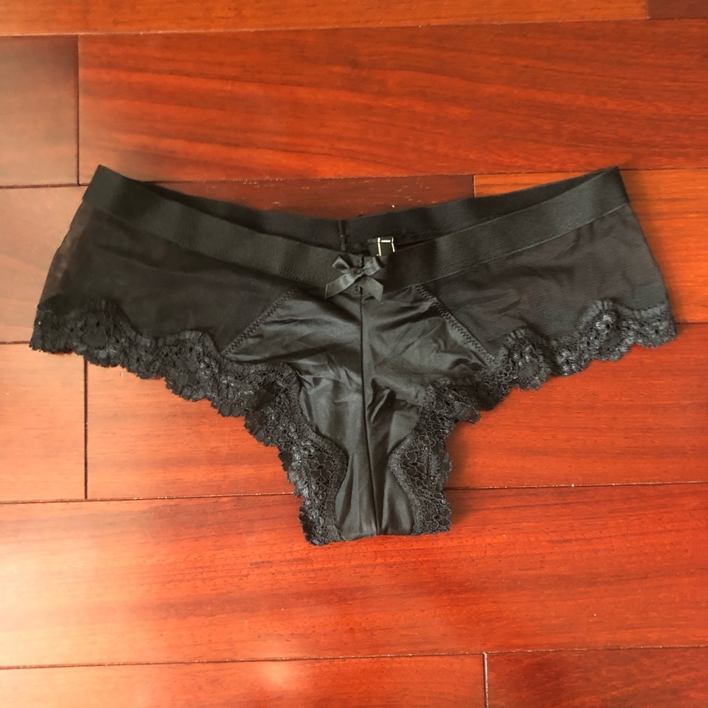 NWT Victoria’s Secret Cheeky Panty! 🌛
